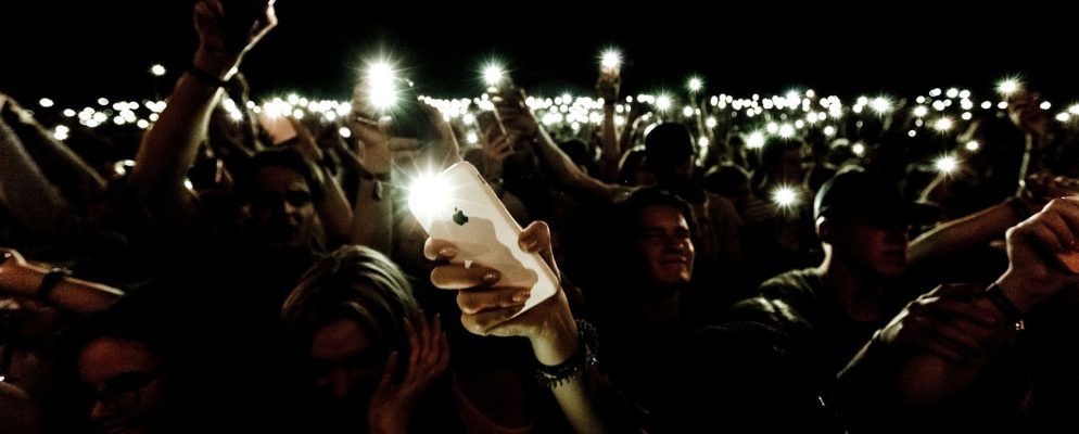 phone-flashlight-994x400