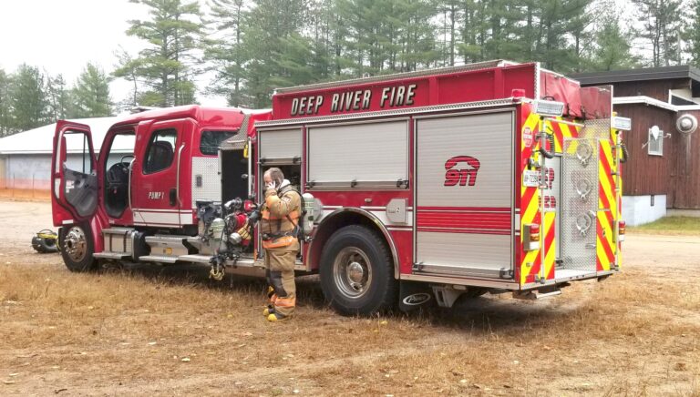 Ammonia leak at Deep River Curling Club